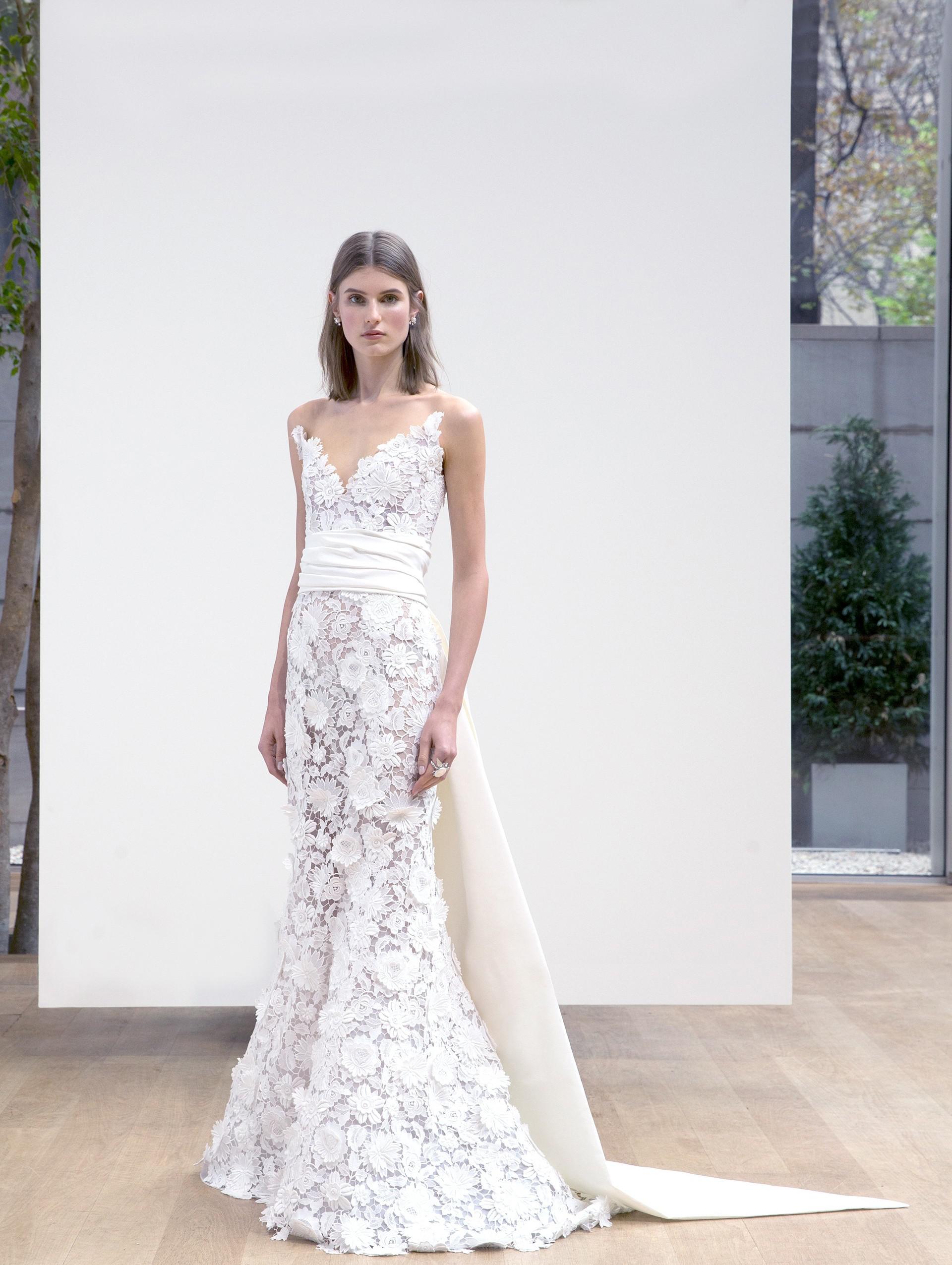 Lyst Oscar De La A Fl Lace Lola Gown In White Oscar De La A Women S White Fl Lace Lola Gown
