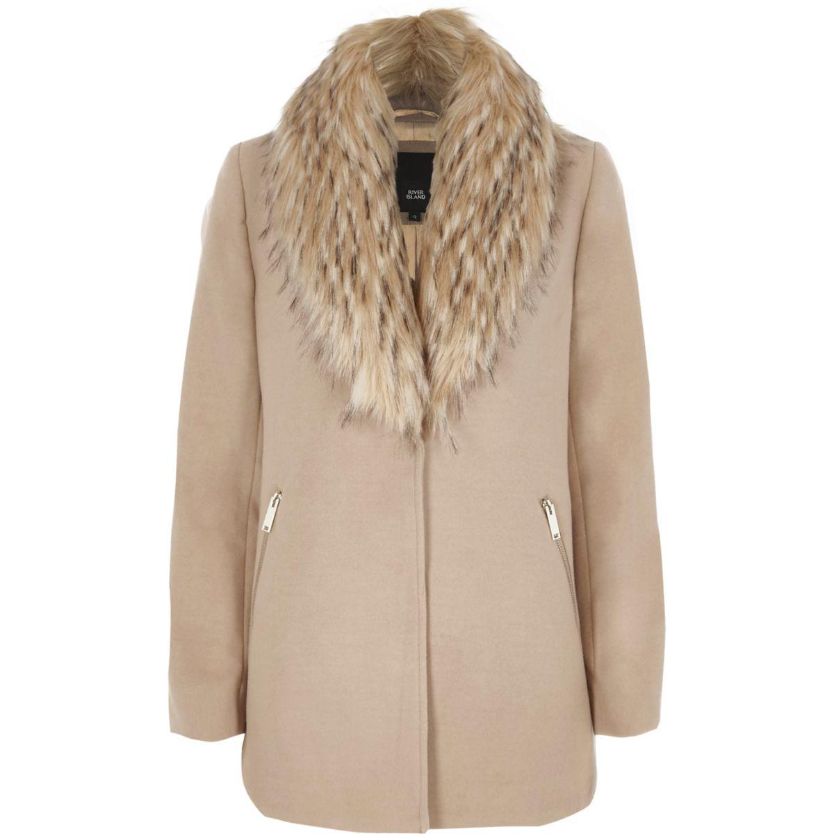 Camel Faux Fur Collar Boyfriend Coat / The camel coat is a real classic ...