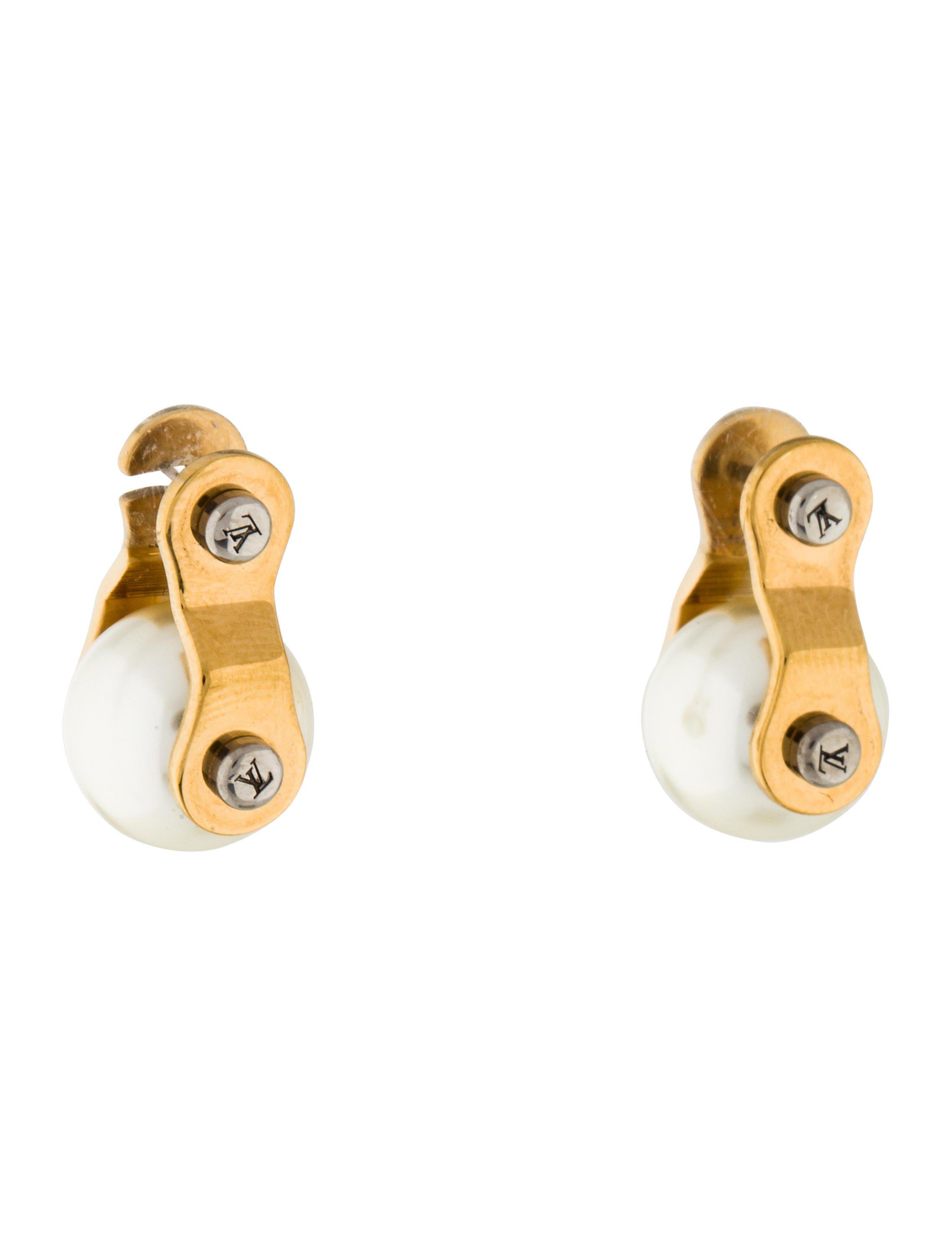 Lyst Louis Vuitton Sdy Faux Pearl Earrings Gold In Metallic Gallery