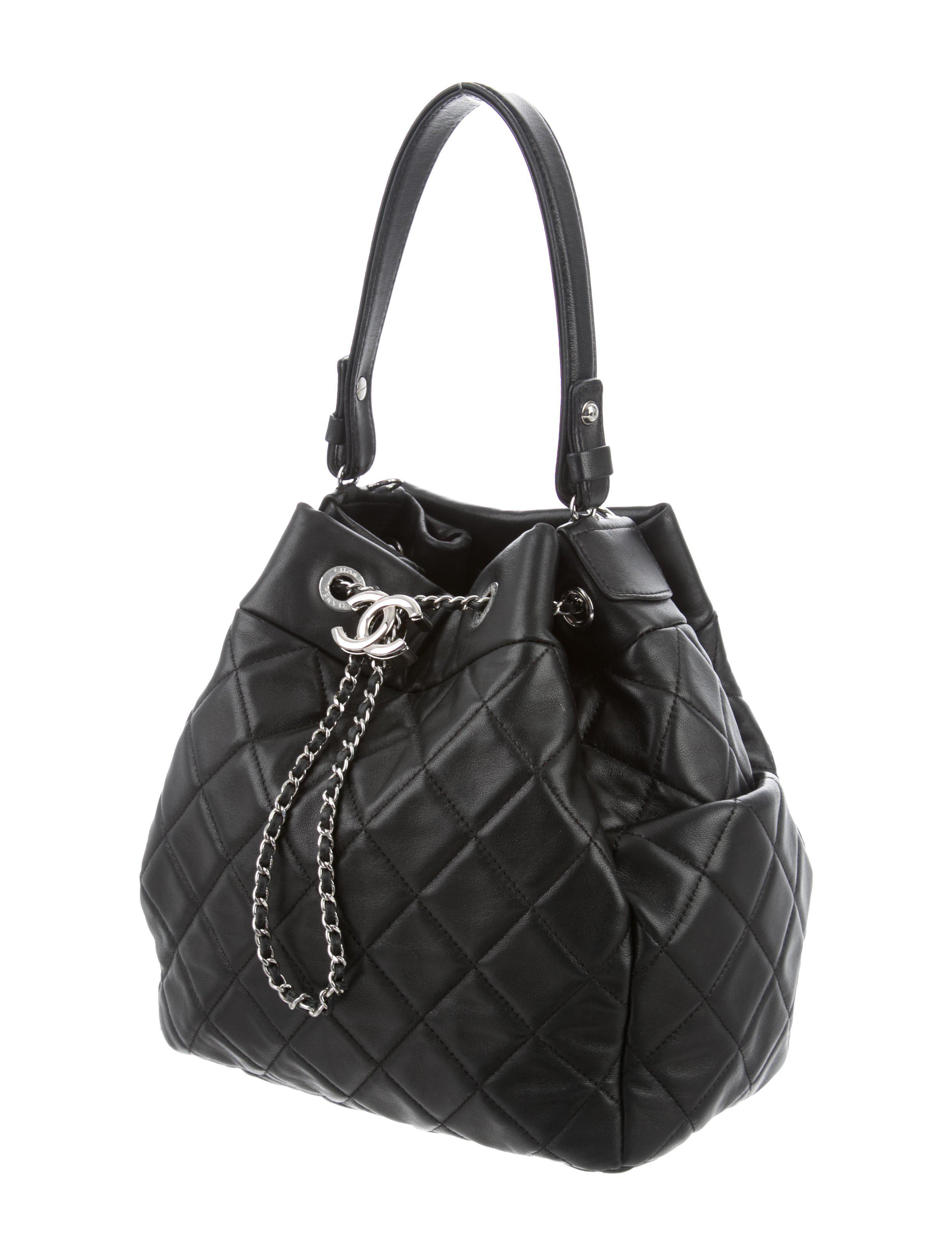 Lyst Chanel 2018 Chain Bucket Bag Black In Metallic Gallery