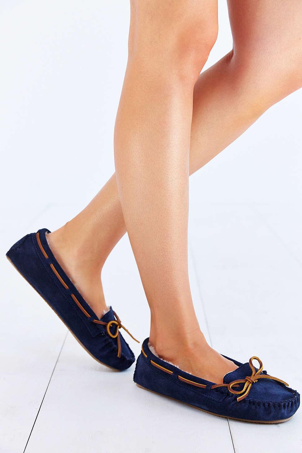 women's minnetonka cally casual shoe