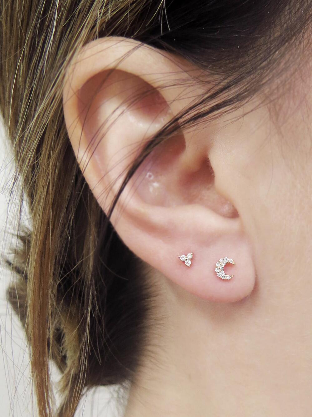 Lyst Maria Tash Small Diamond Moon Threaded Single Earring View Fullscreen