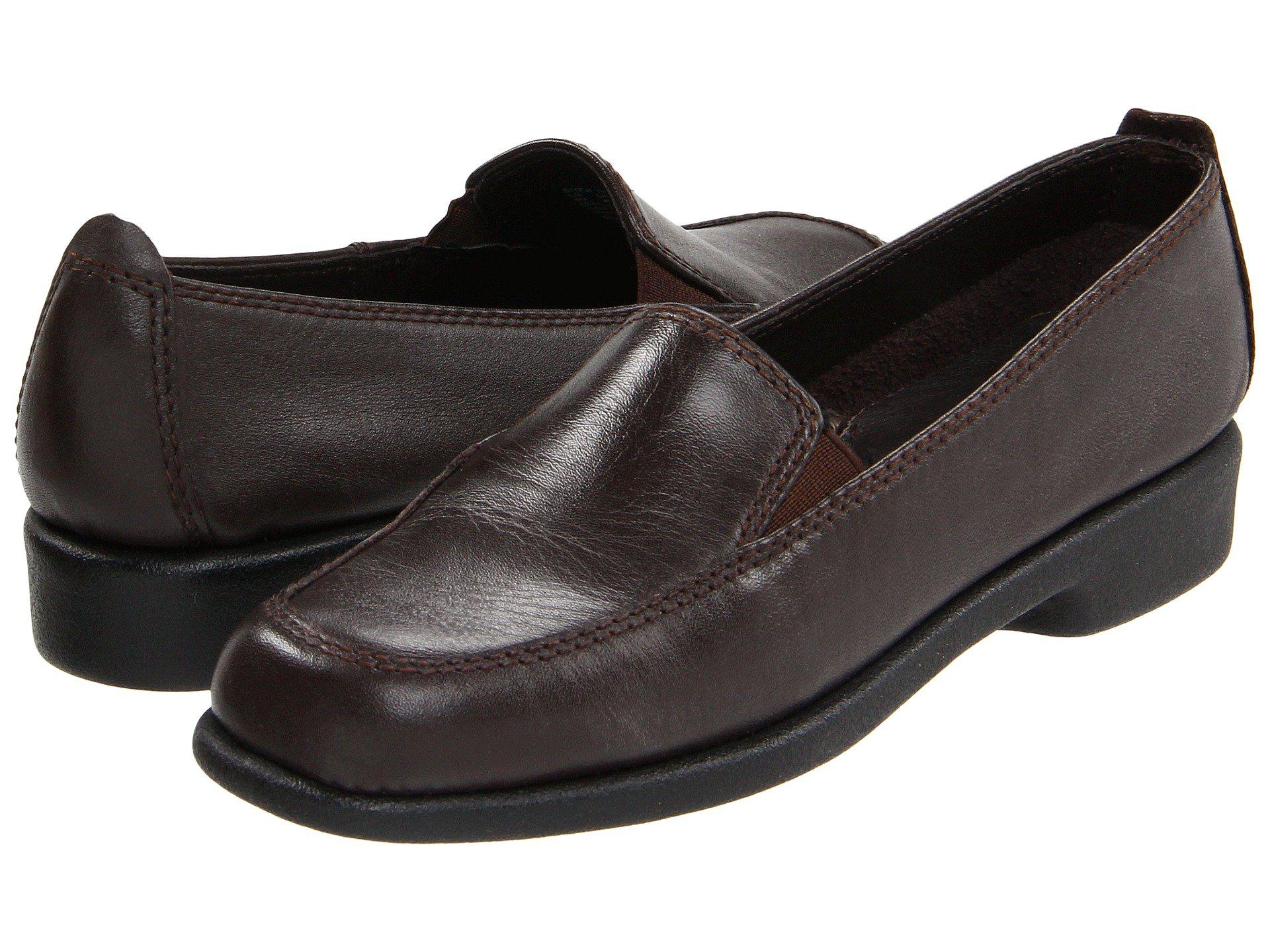 flat shoes hush puppies